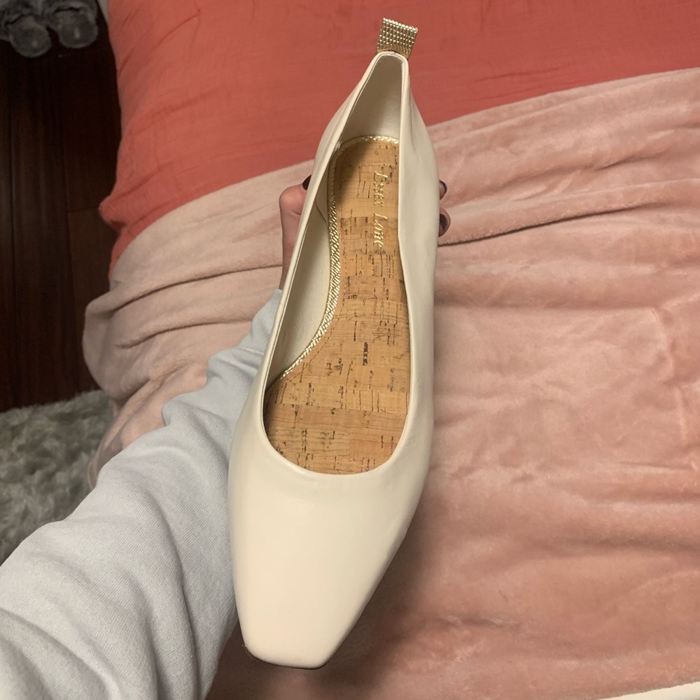 Brand New, Essex Lane White Flats